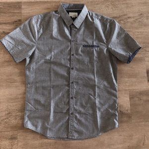Short sleeve button down